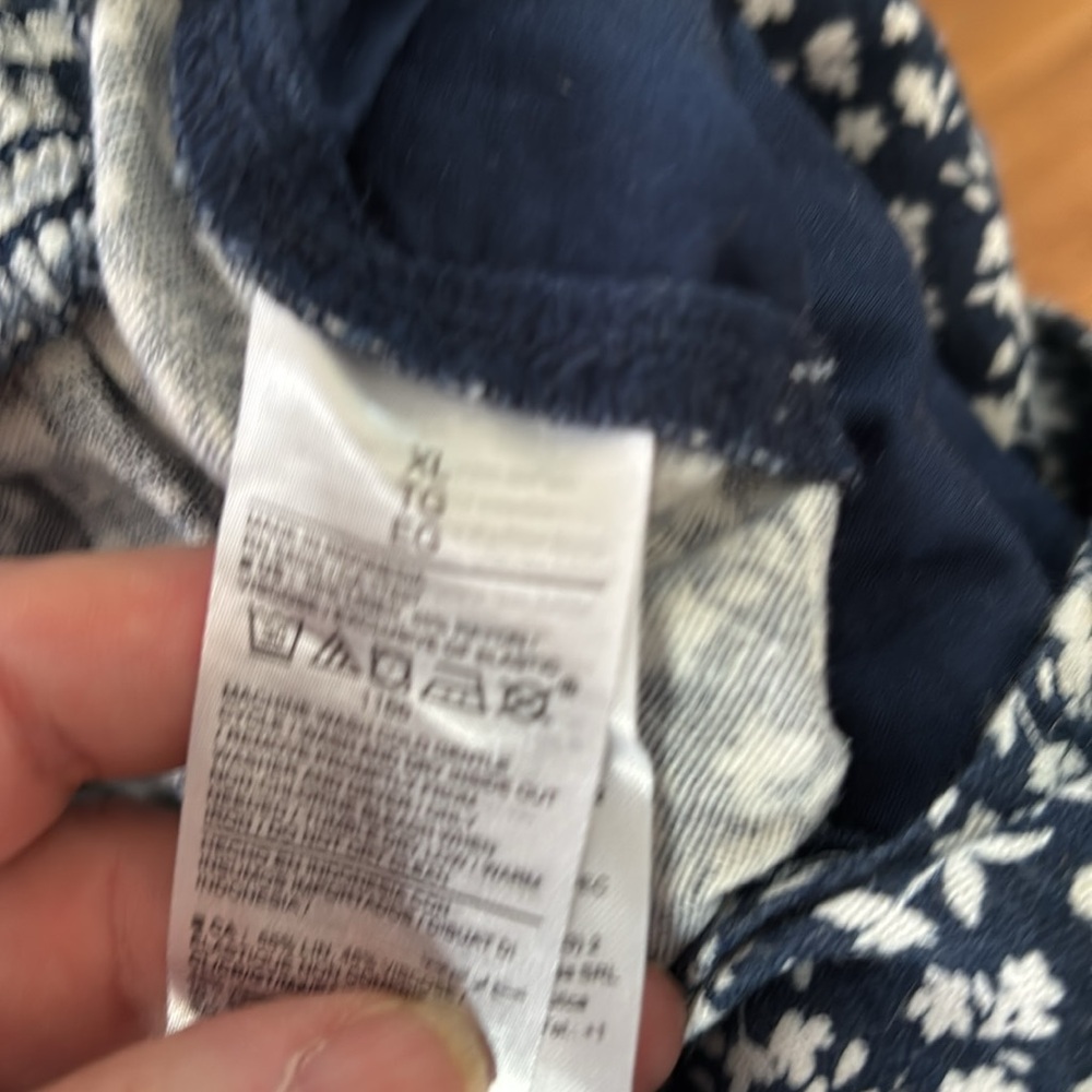 BNWT old navy linen blend jumpsuit. Size XL. Navy and white floral. - Picture 8 of 8